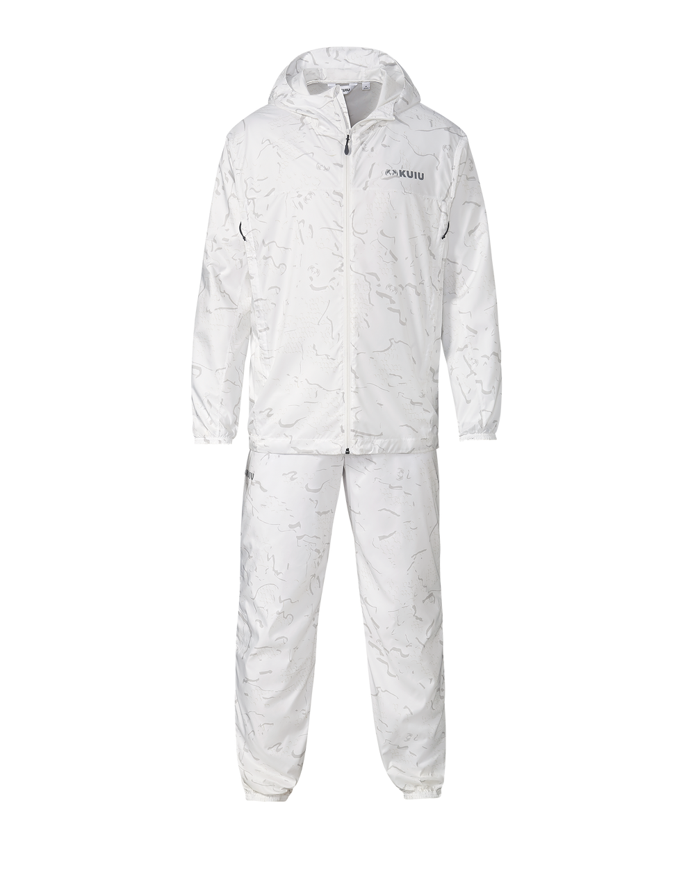 24001-SC-FrontMannequin-FullSet-SnowfallOverwhitesSet-2025_1000x